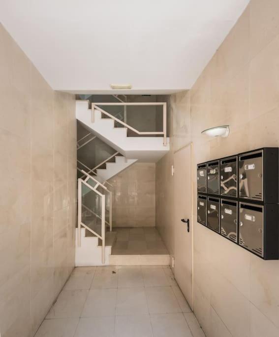 אלקאלה דה הנארס Atico Con Terraza Y Chimenea Junto A Universidad מראה חיצוני תמונה