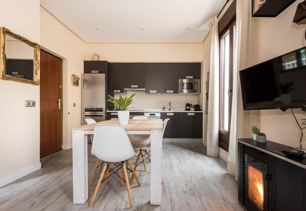 אלקאלה דה הנארס Atico Con Terraza Y Chimenea Junto A Universidad מראה חיצוני תמונה