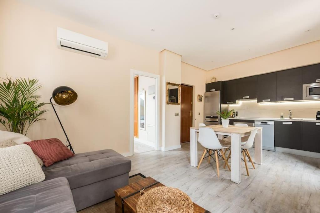 אלקאלה דה הנארס Atico Con Terraza Y Chimenea Junto A Universidad מראה חיצוני תמונה