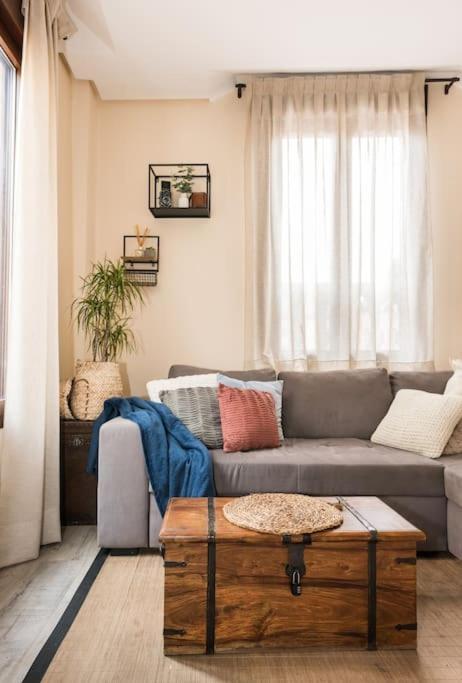אלקאלה דה הנארס Atico Con Terraza Y Chimenea Junto A Universidad מראה חיצוני תמונה