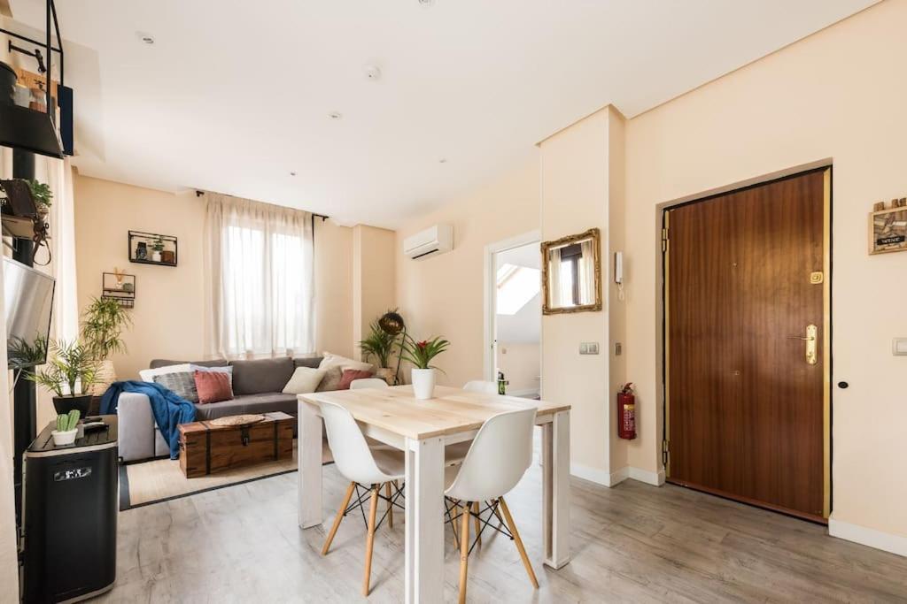 אלקאלה דה הנארס Atico Con Terraza Y Chimenea Junto A Universidad מראה חיצוני תמונה