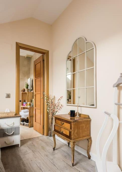 אלקאלה דה הנארס Atico Con Terraza Y Chimenea Junto A Universidad מראה חיצוני תמונה